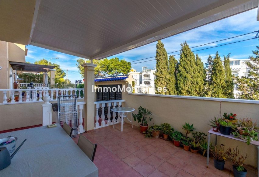 Resale - Detached villa - Orihuela Costa