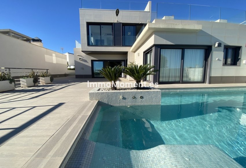 Resale - Detached villa - Orihuela - Dehesa de Campoamor