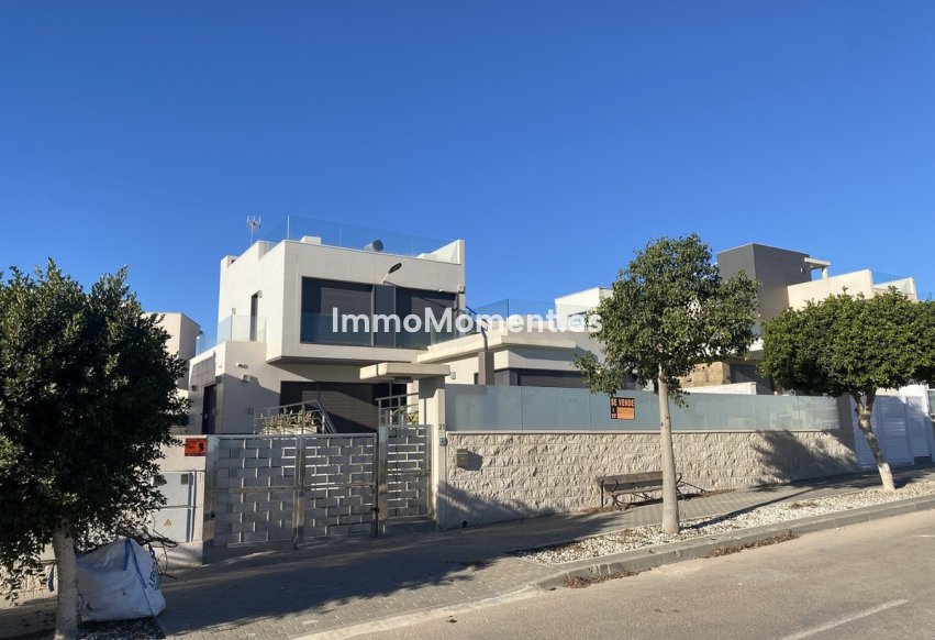 Resale - Detached villa - Orihuela - Dehesa de Campoamor