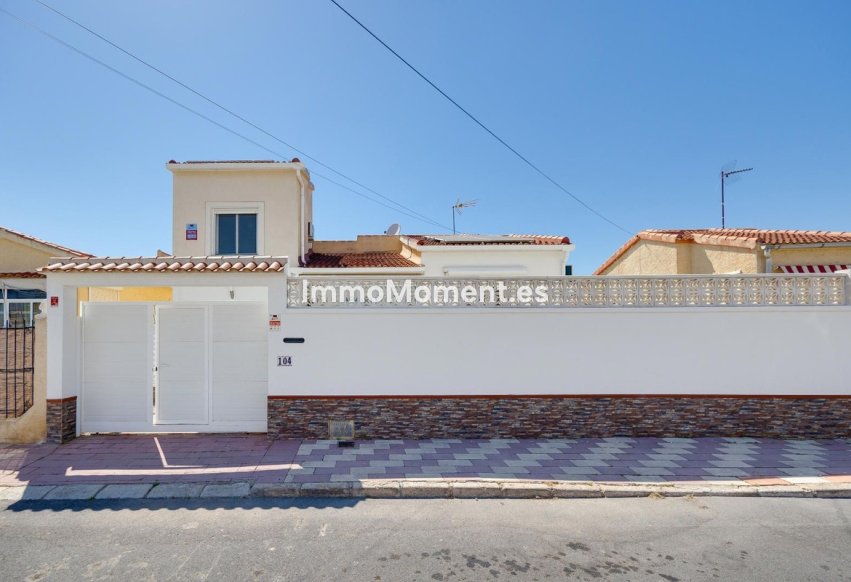 Resale - Detached villa - San Fulgencio - La Marina