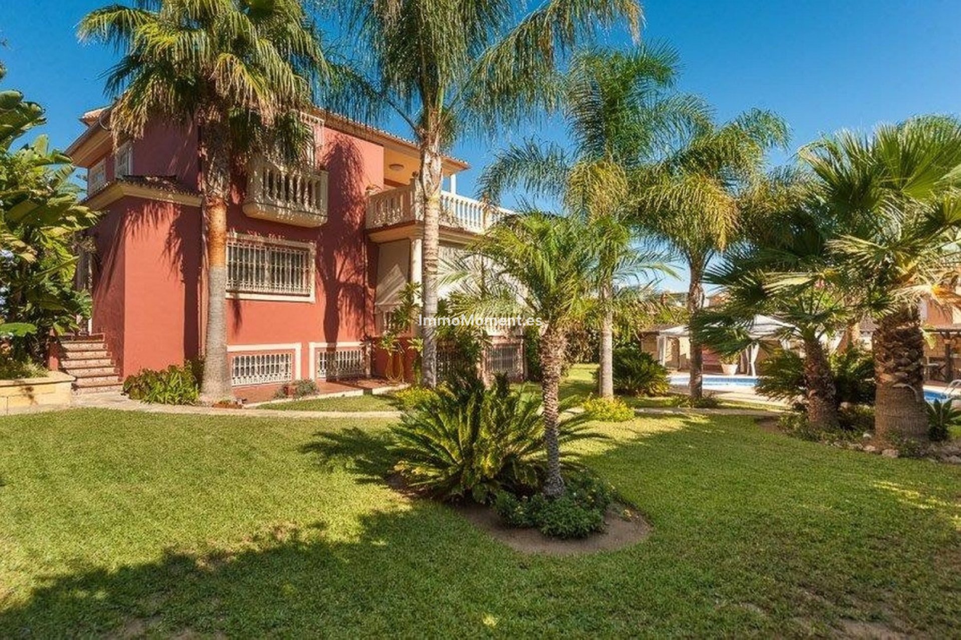 Resale - Detached villa - Torremolinos - Playamar