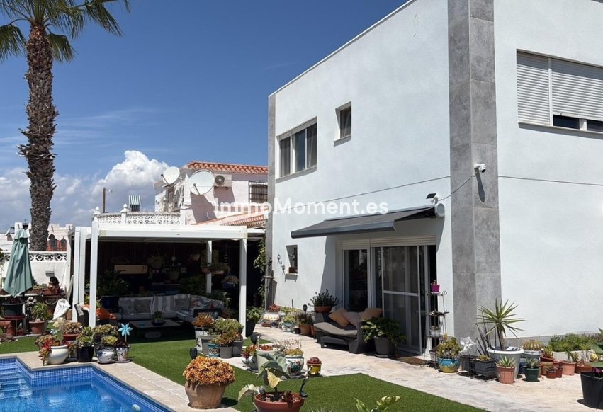 Resale - Detached villa - Torrevieja - La Siesta