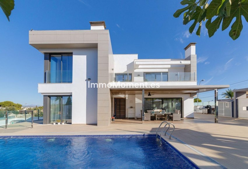 Resale - Detached villa - Torrevieja - Los Balcones - Los Altos del Edén