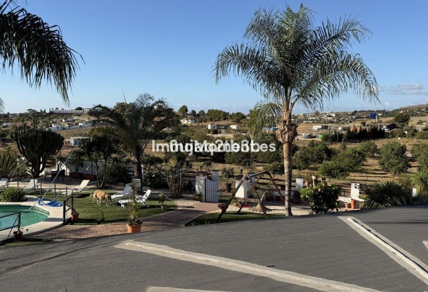 Resale - Land - Estepona - Estepona Centro