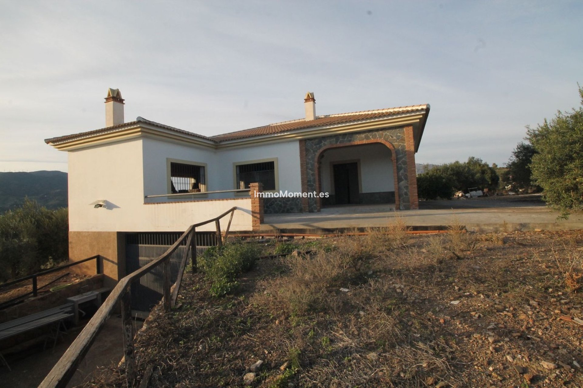 Resale - Land - Inland  - Alora