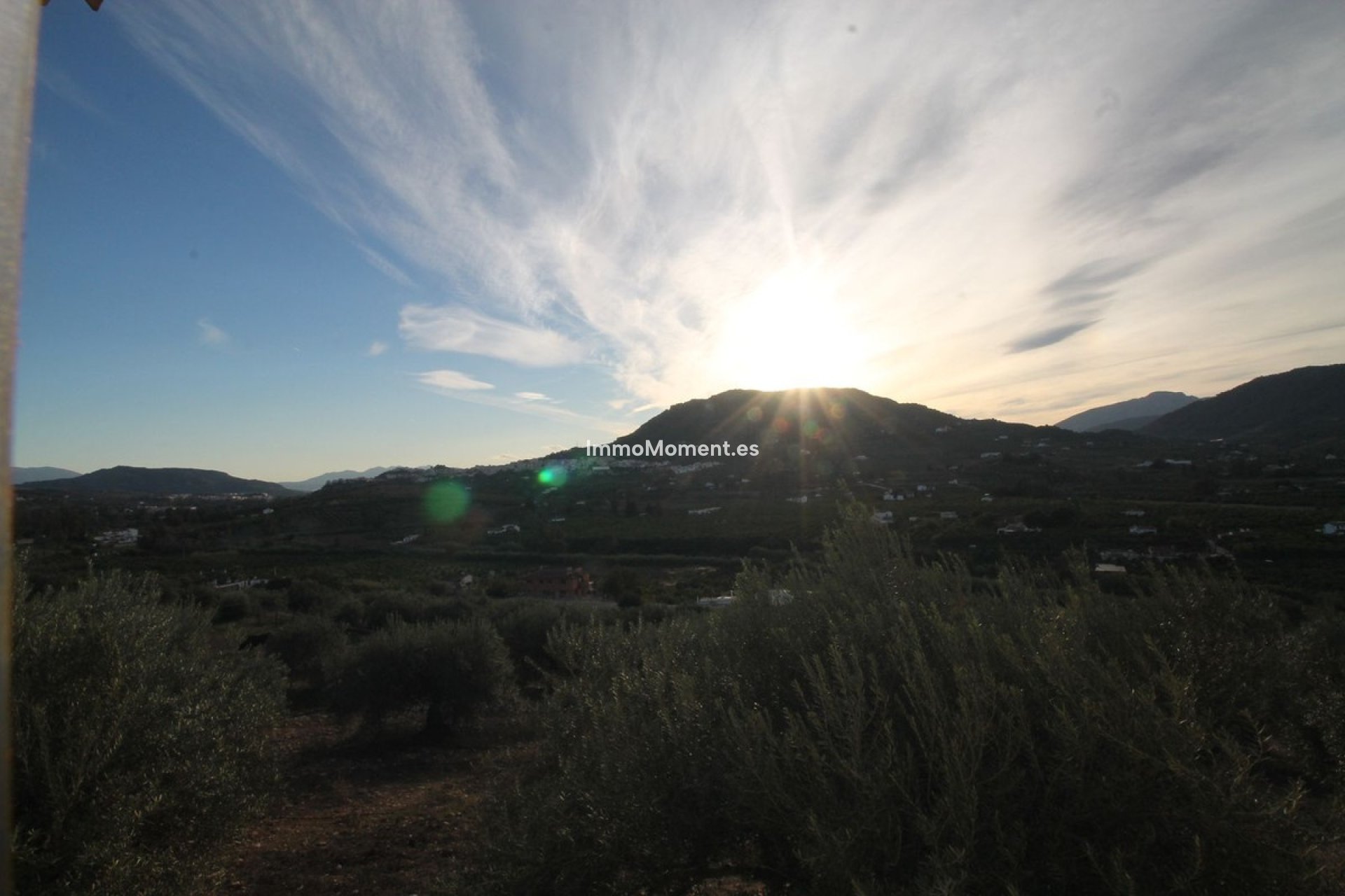Resale - Land - Inland  - Alora