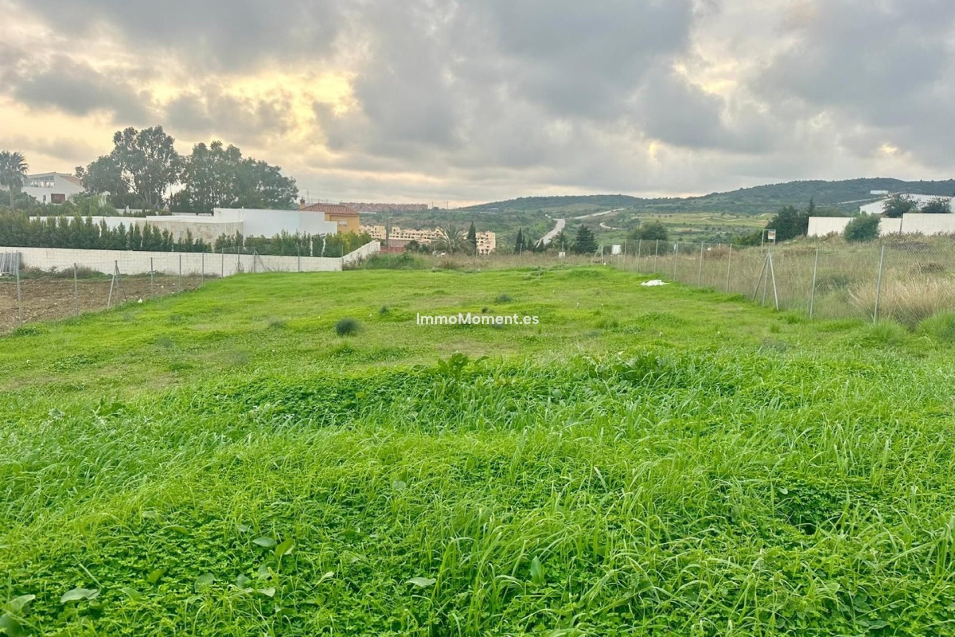 Resale - Plot - Estepona - Valle Romano