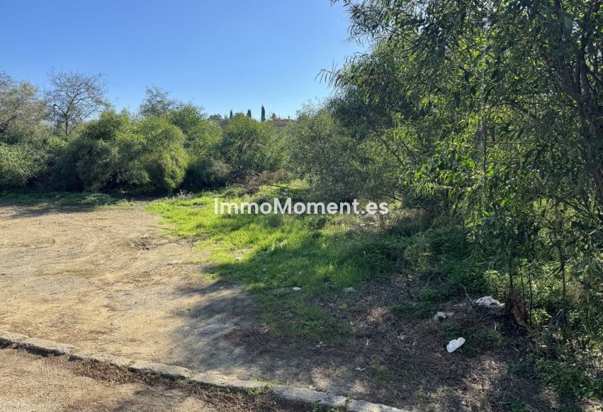 Resale - Plot - Marbella - Elviria