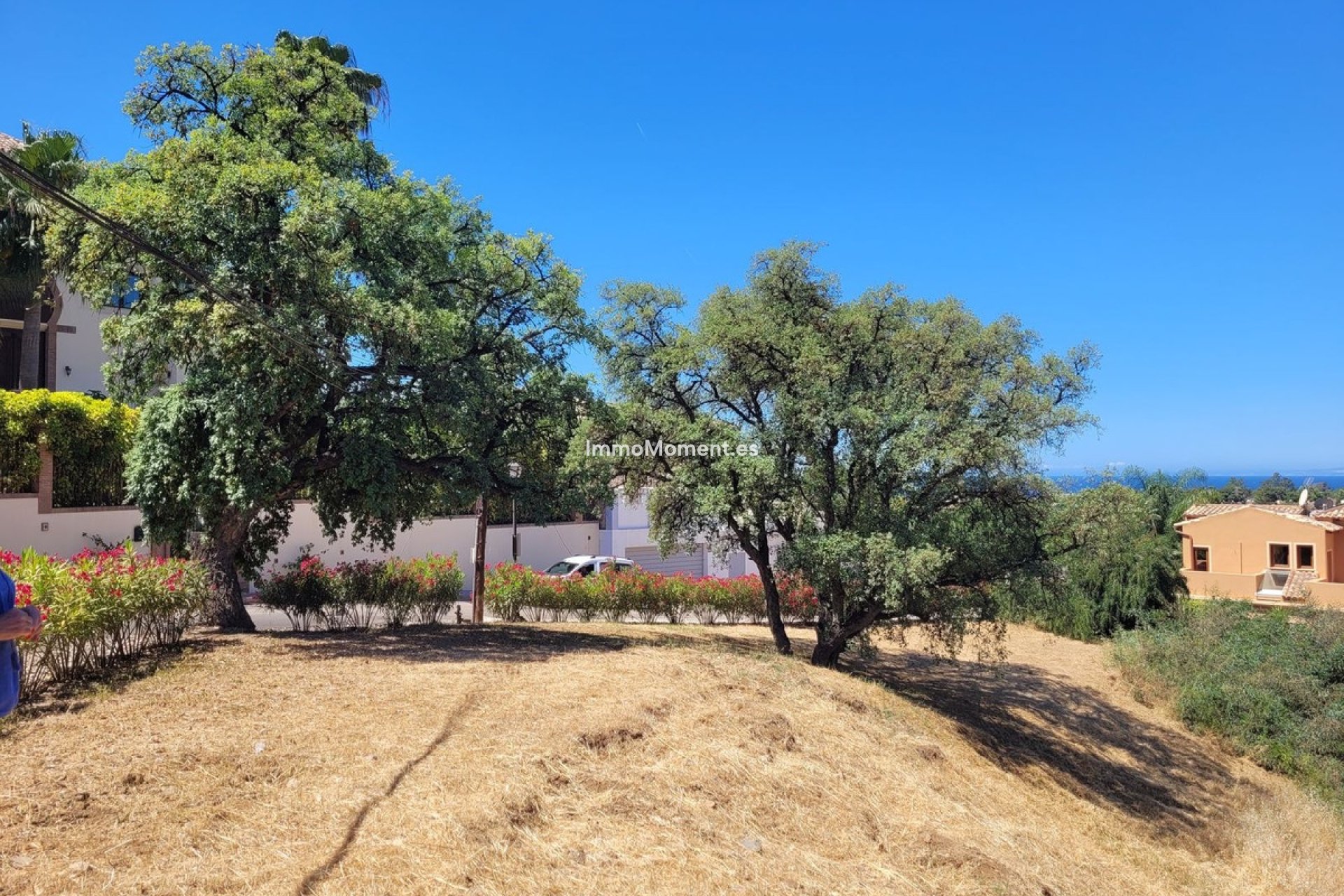 Resale - Plot - Marbella - Elviria