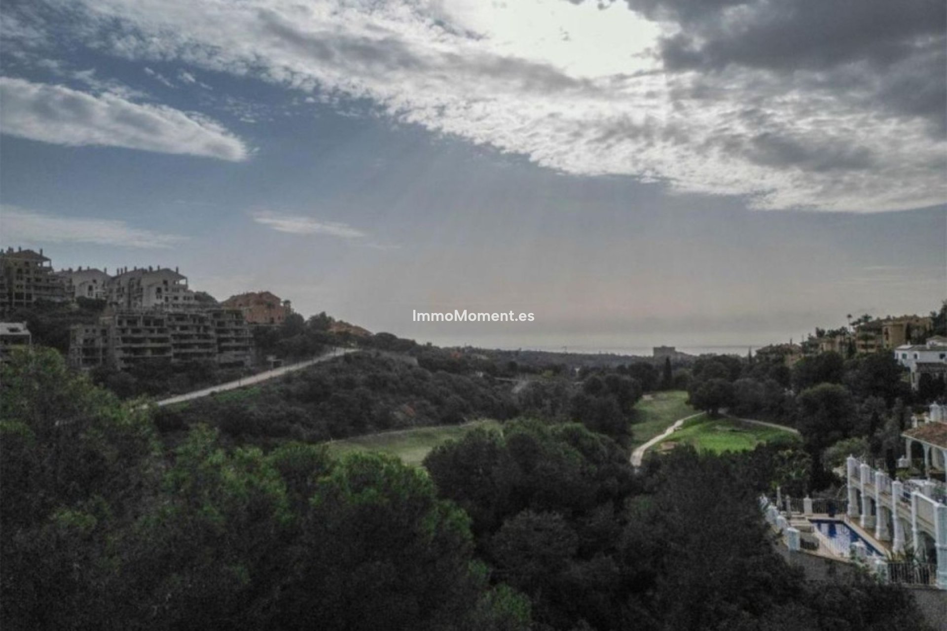 Resale - Plot - Marbella - Elviria