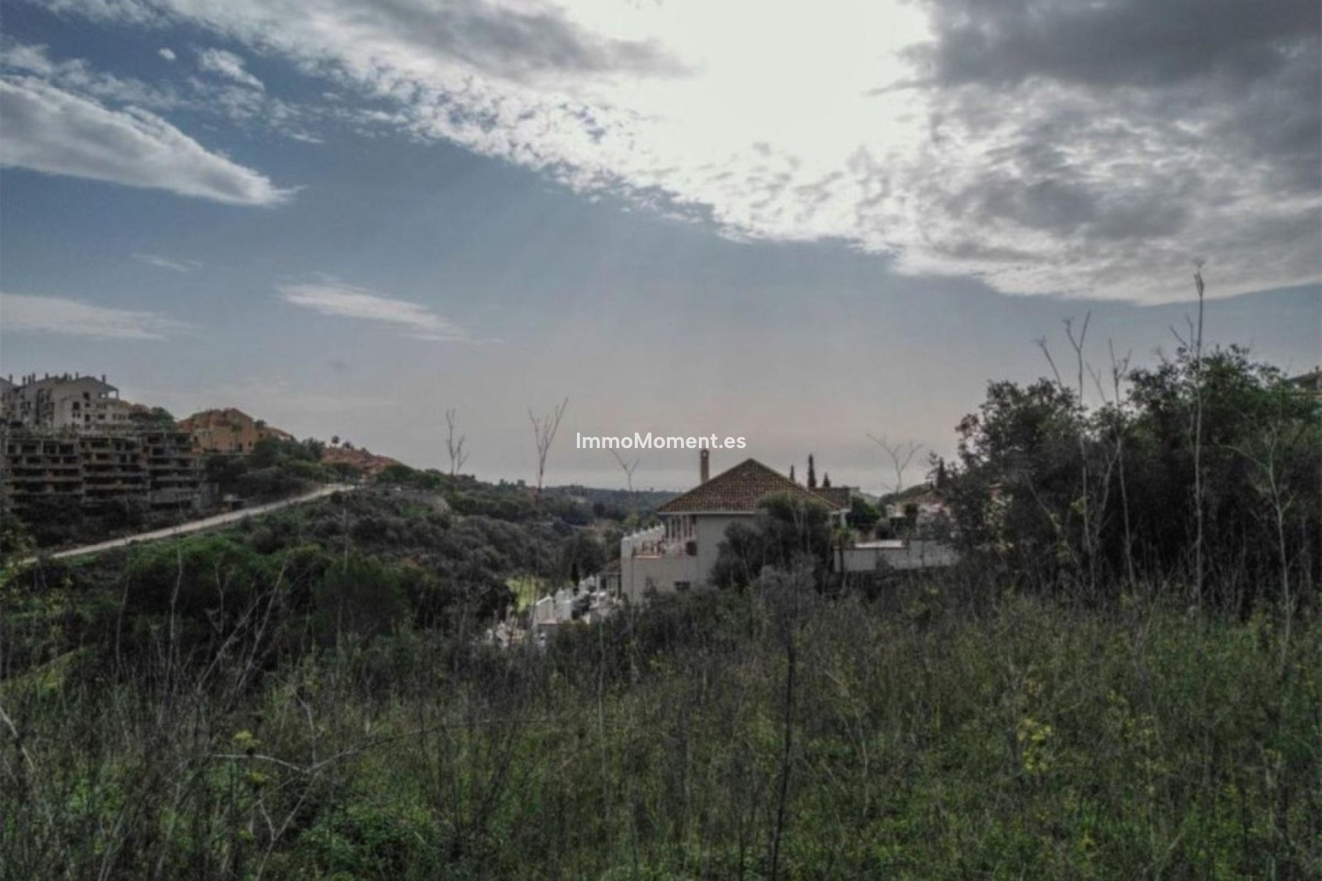 Resale - Plot - Marbella - Elviria