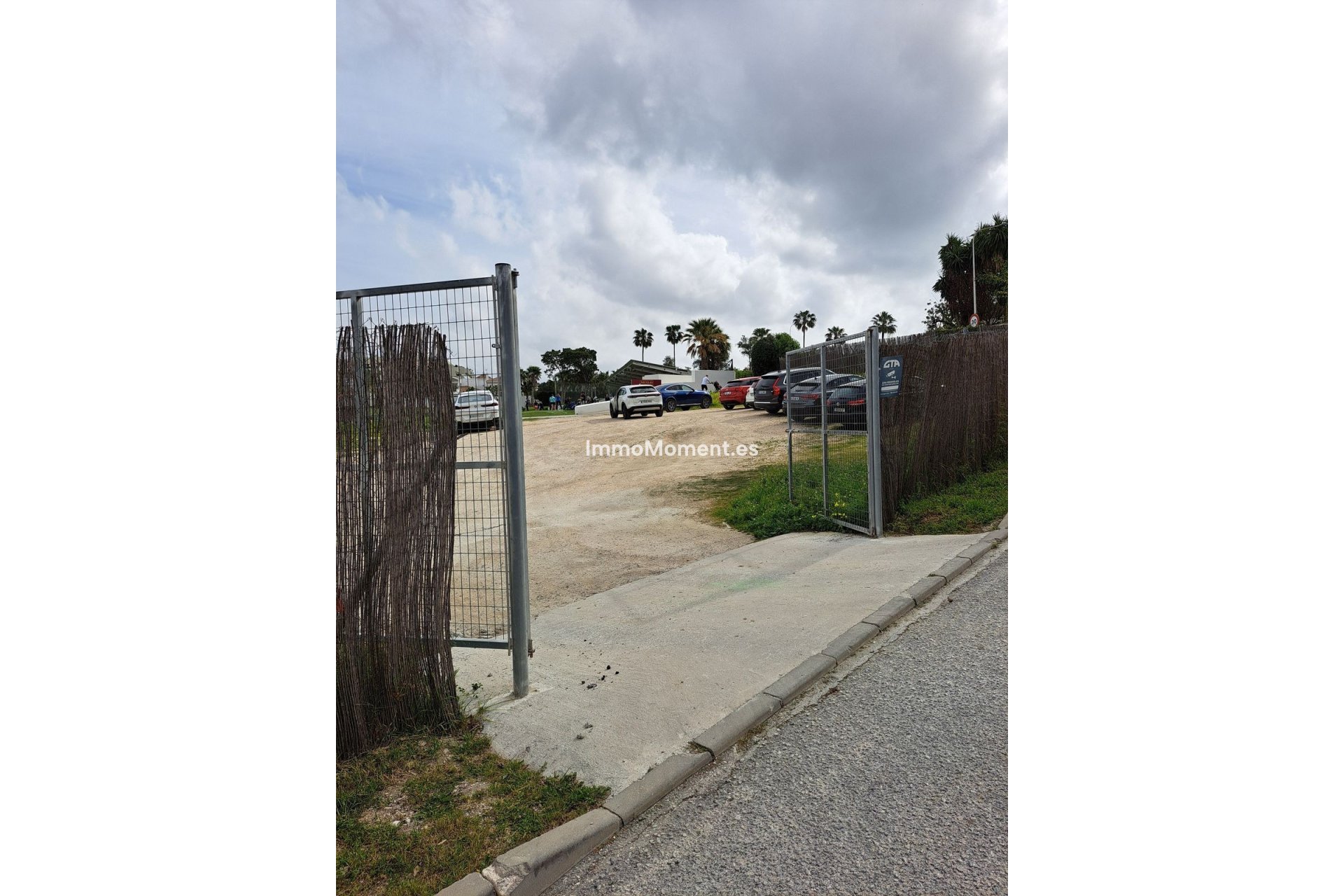 Resale - Plot - Marbella - Guadalmina Alta