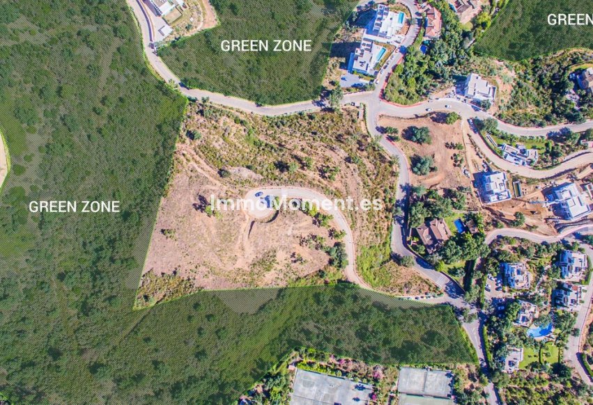 Resale - Plot - Marbella - La Mairena
