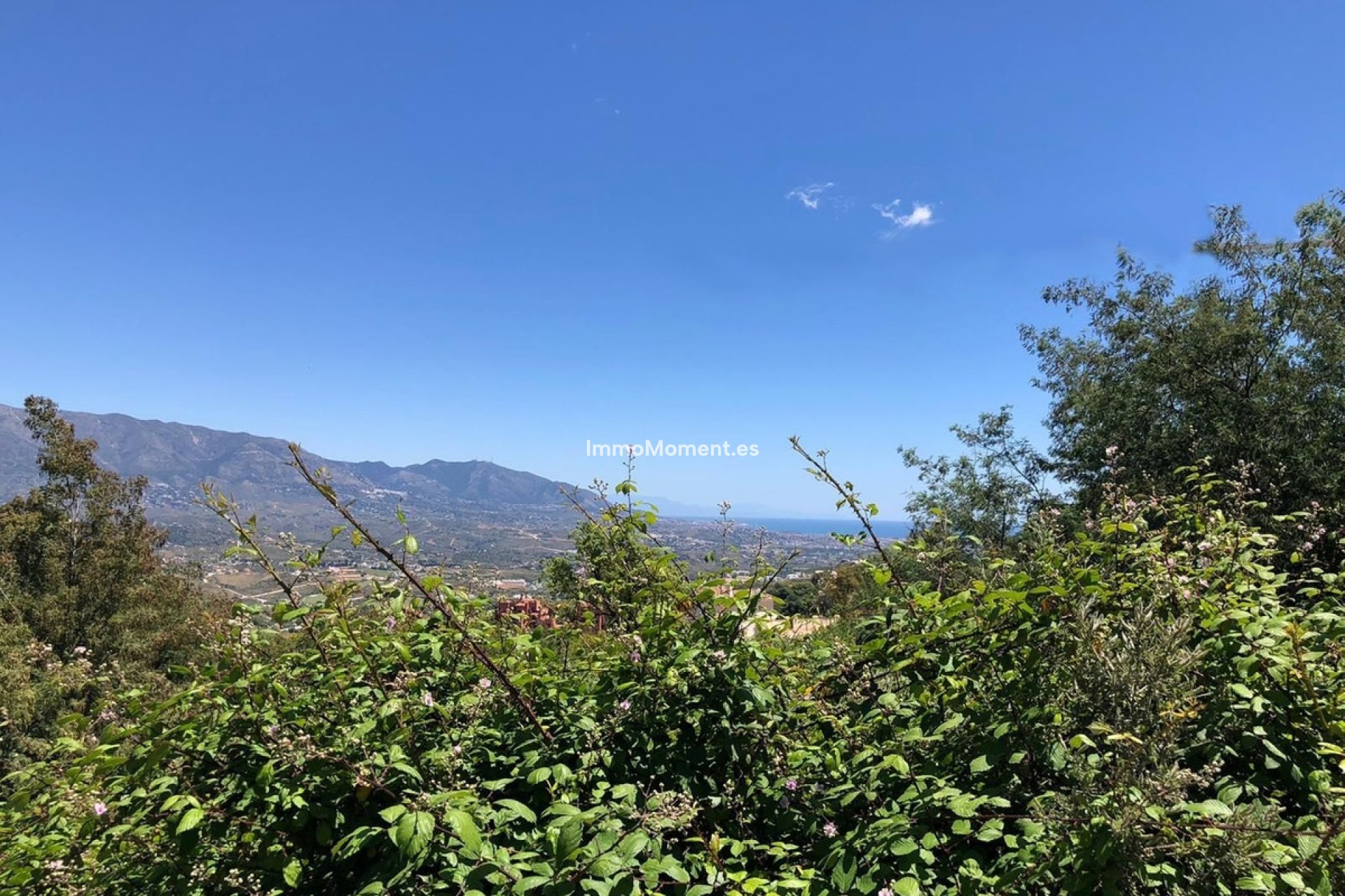 Resale - Plot - Marbella - La Mairena