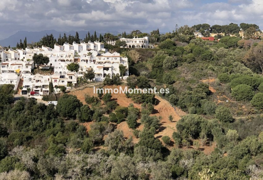 Resale - Plot - Marbella - Las Chapas