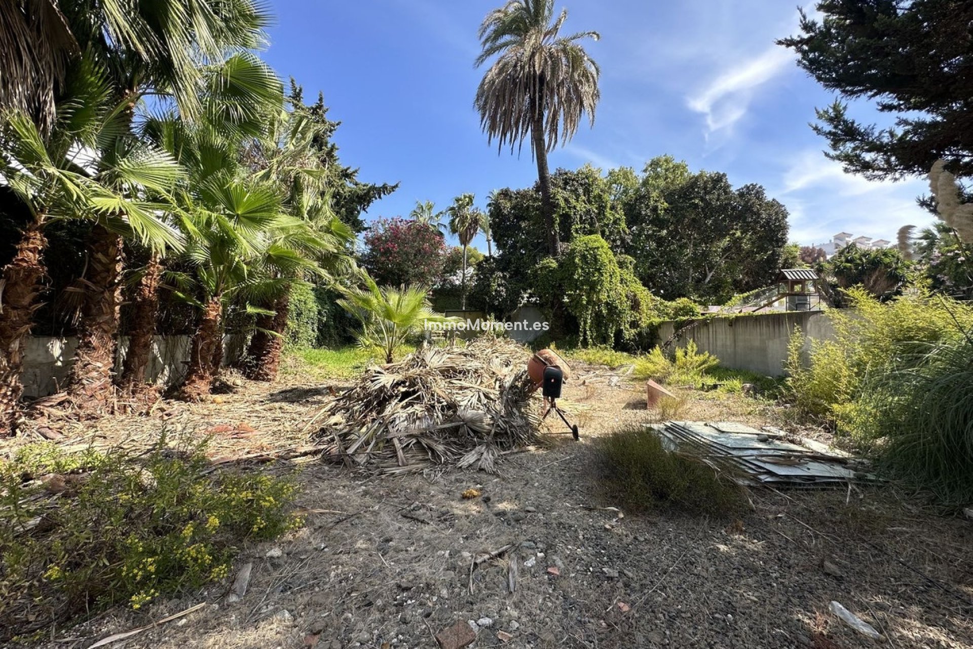 Resale - Plot - Marbella - Nueva Andalucía