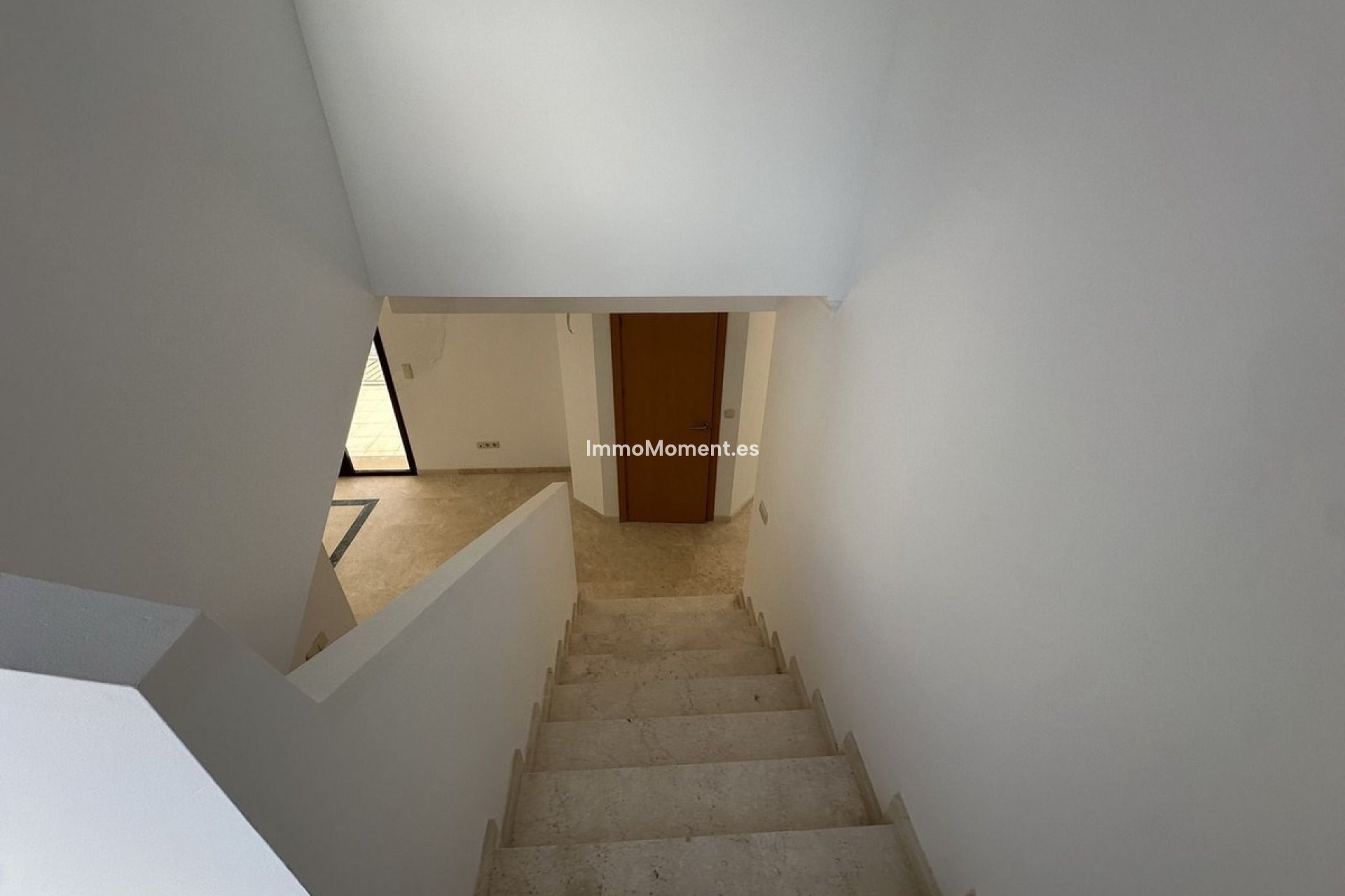 Resale - Townhouse - Casares - Doña Julia