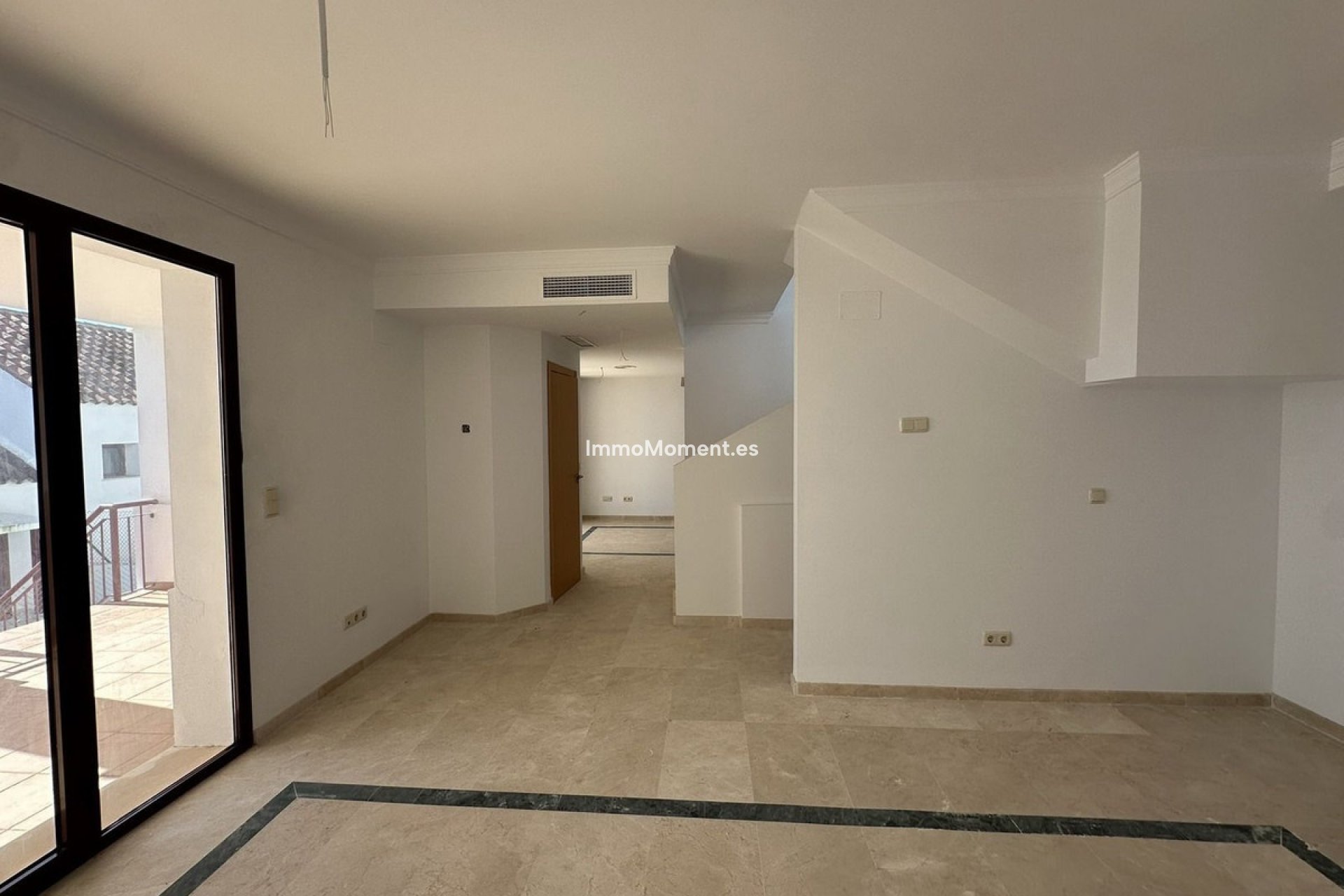 Resale - Townhouse - Casares - Doña Julia