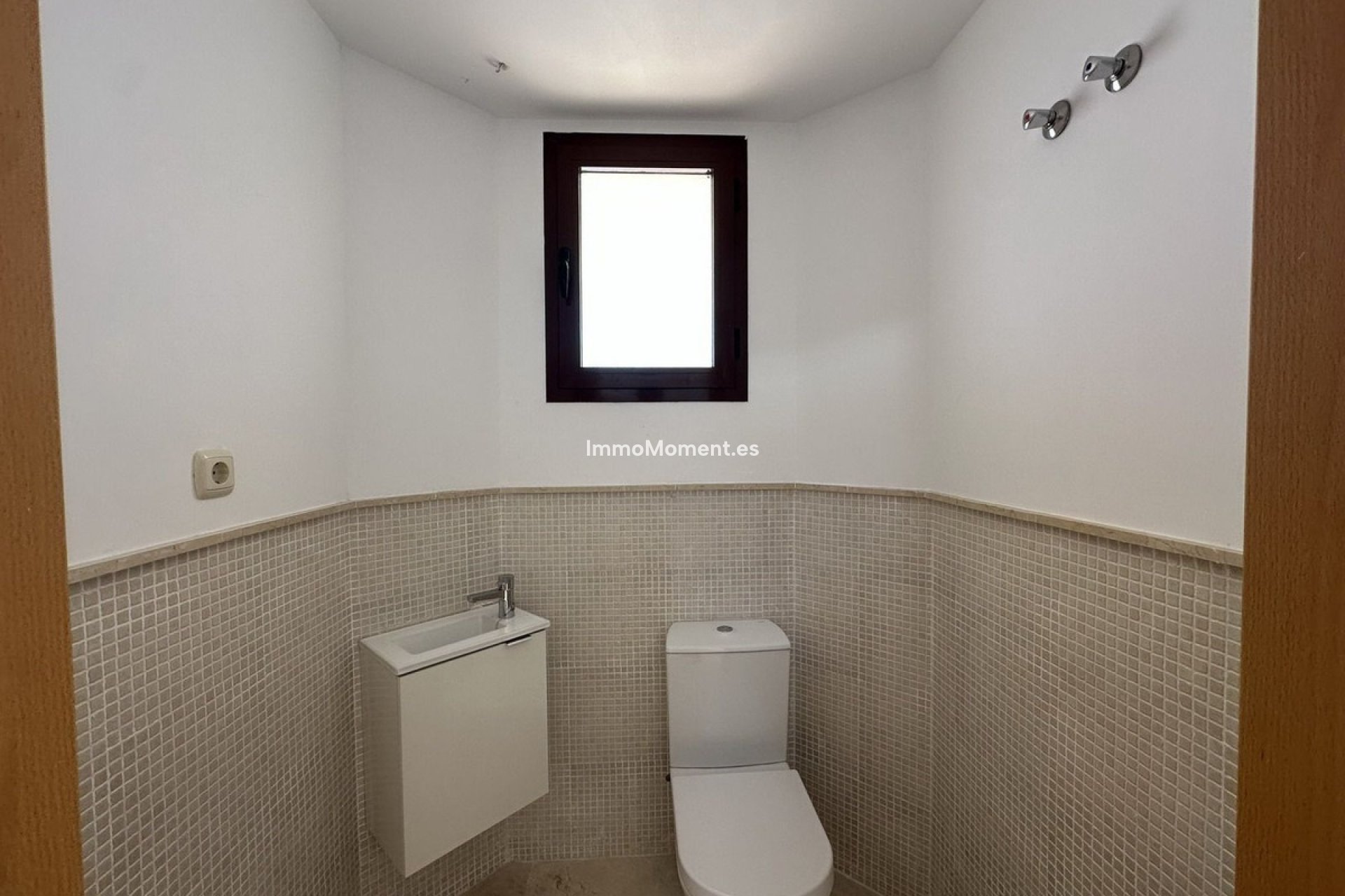 Resale - Townhouse - Casares - Doña Julia