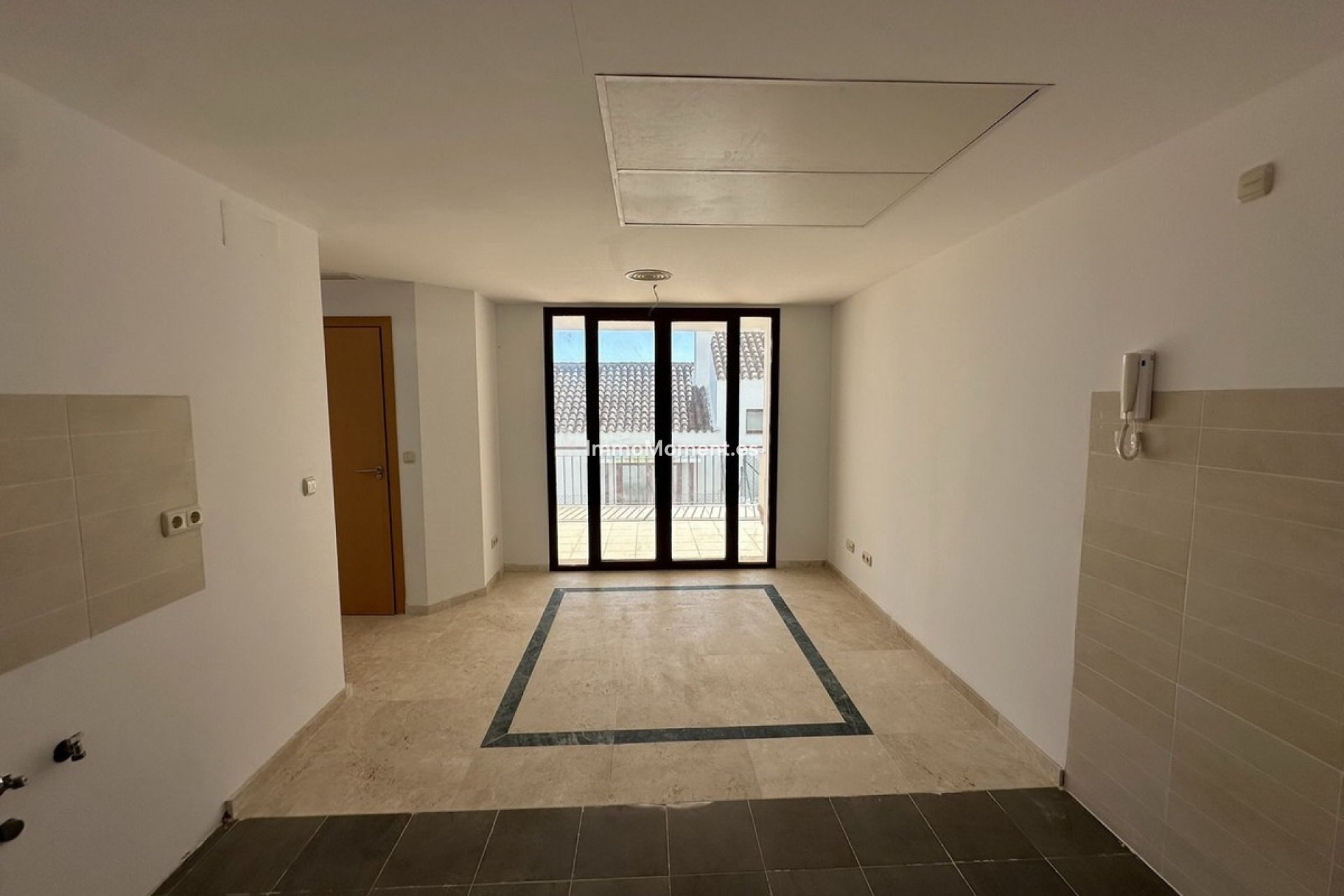 Resale - Townhouse - Casares - Doña Julia