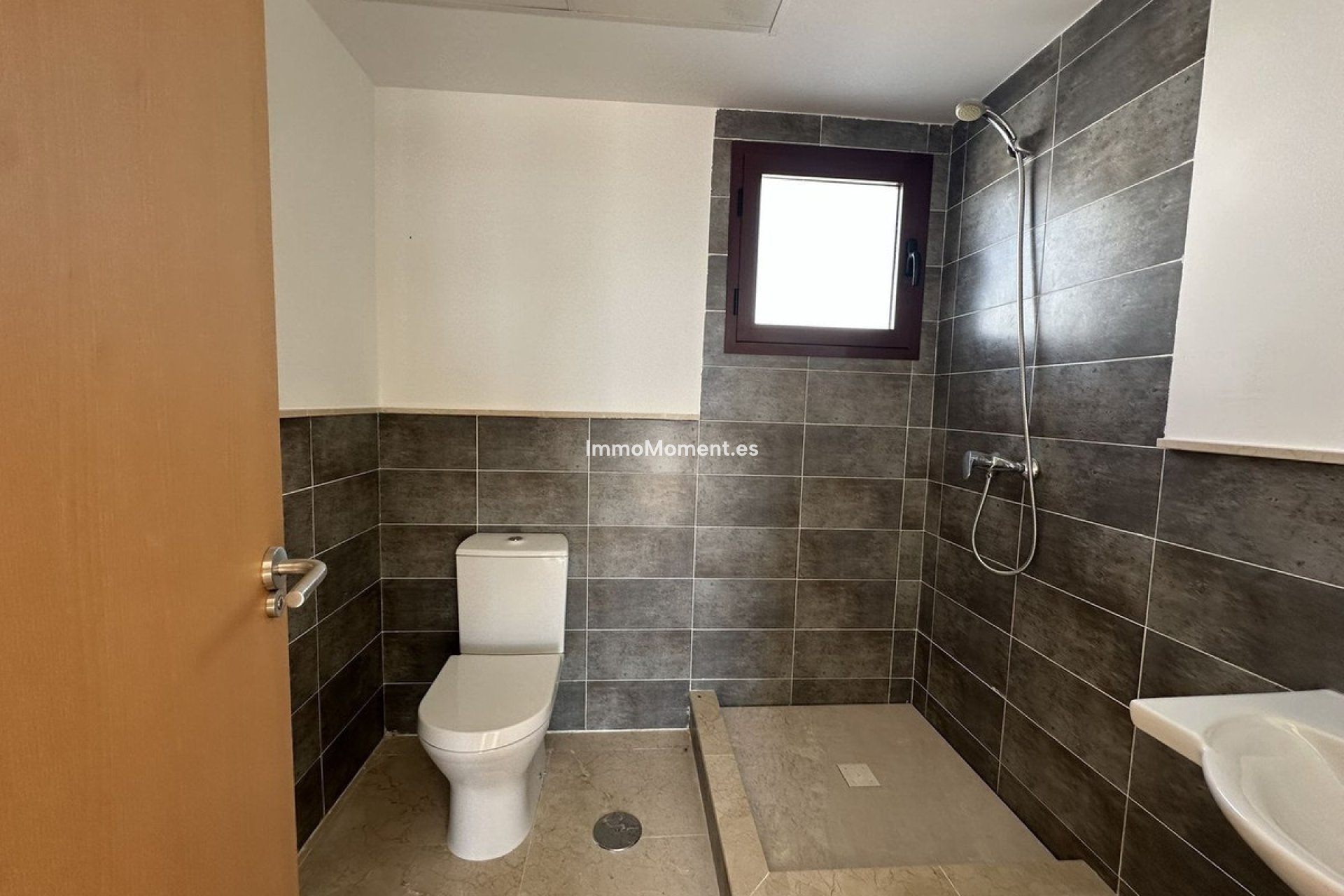 Resale - Townhouse - Casares - Doña Julia