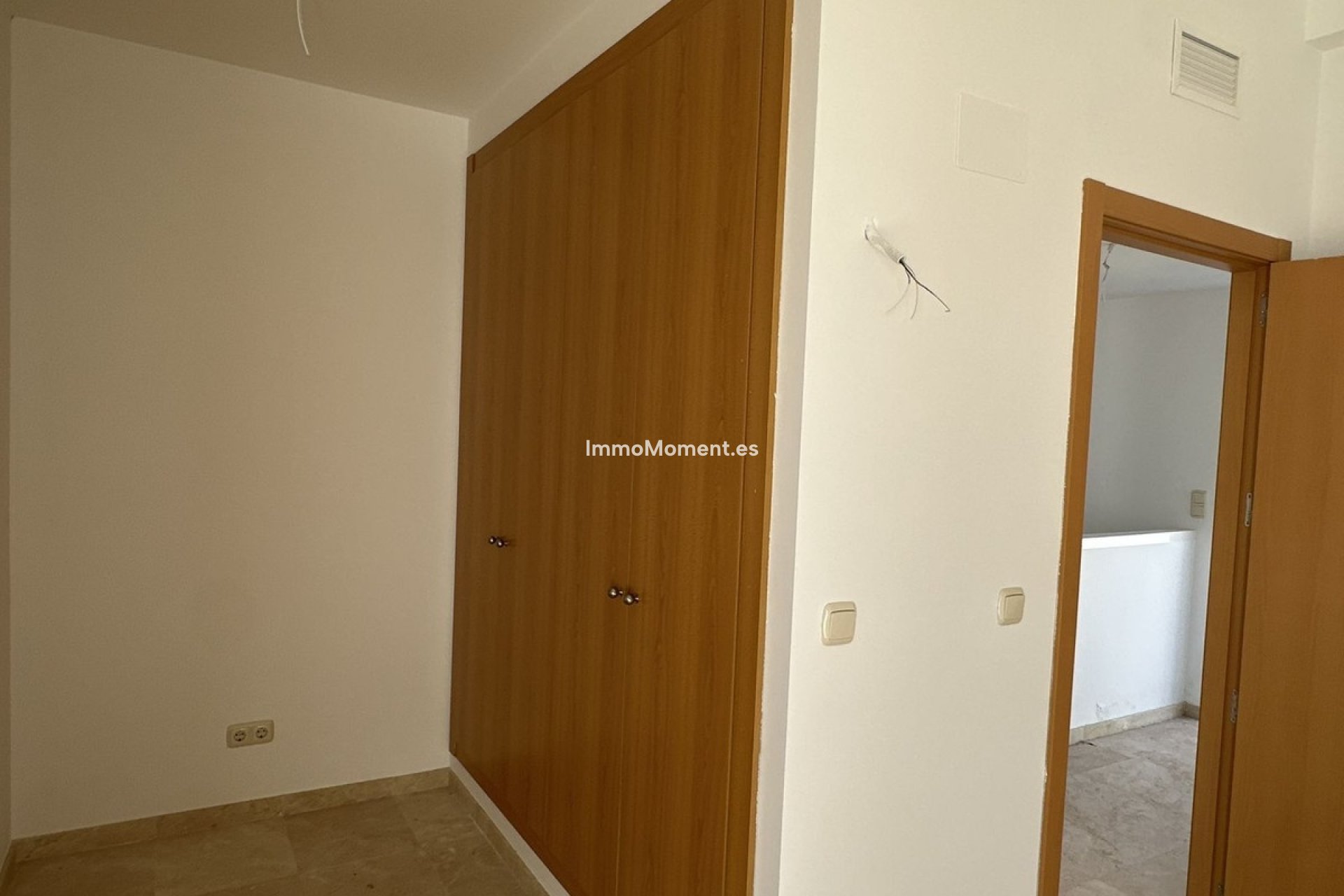 Resale - Townhouse - Casares - Doña Julia