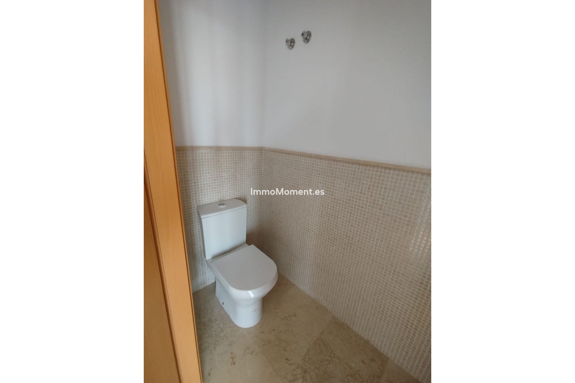 Resale - Townhouse - Casares - Doña Julia