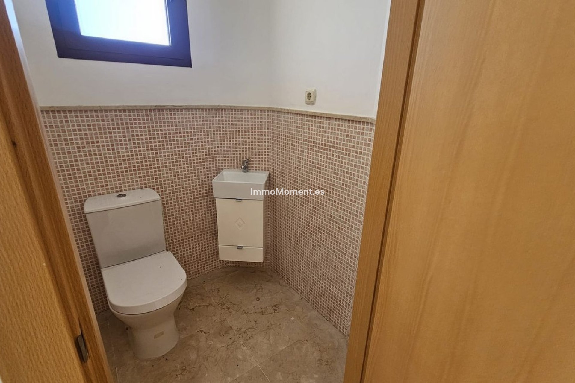 Resale - Townhouse - Casares - Doña Julia