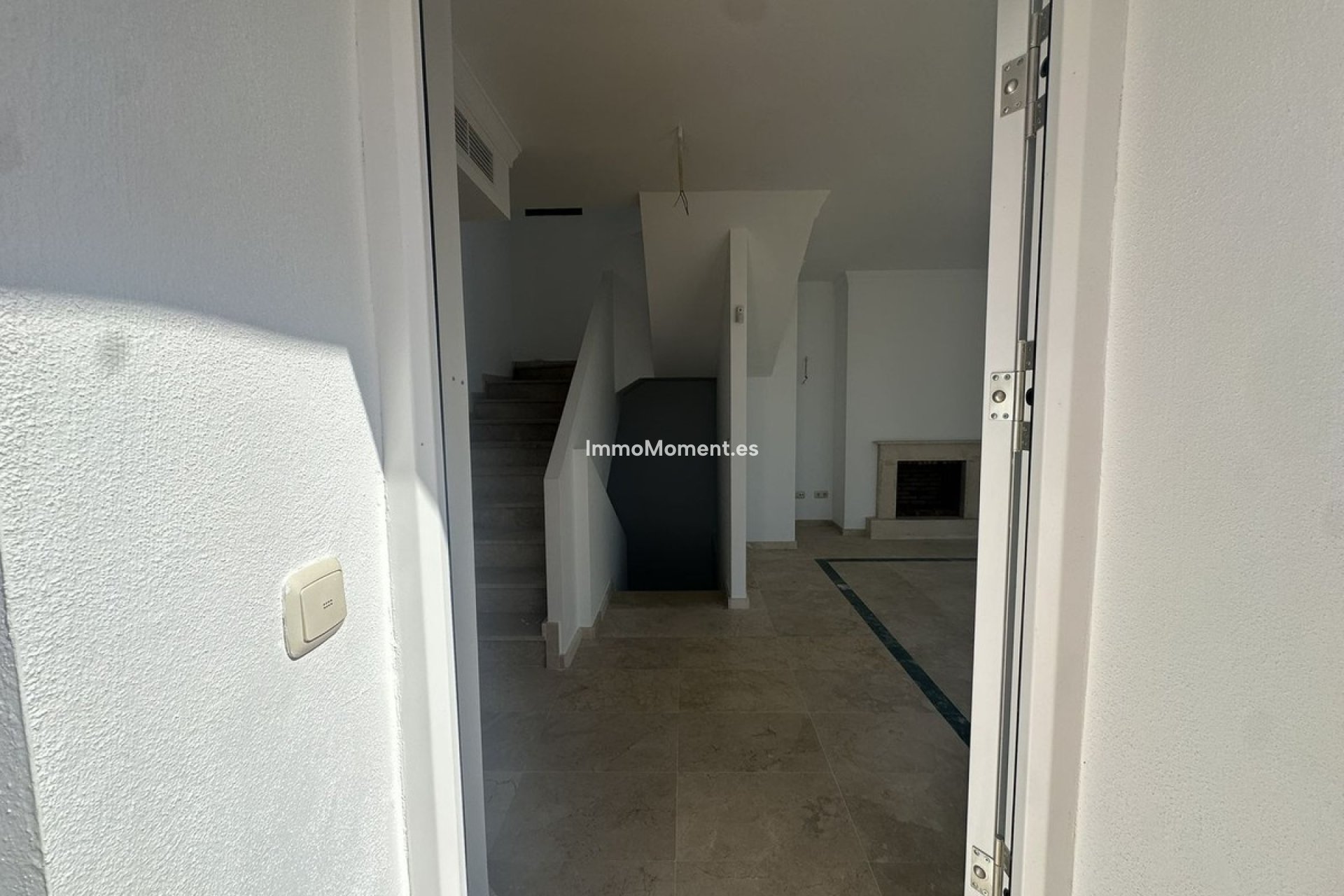 Resale - Townhouse - Casares - Doña Julia