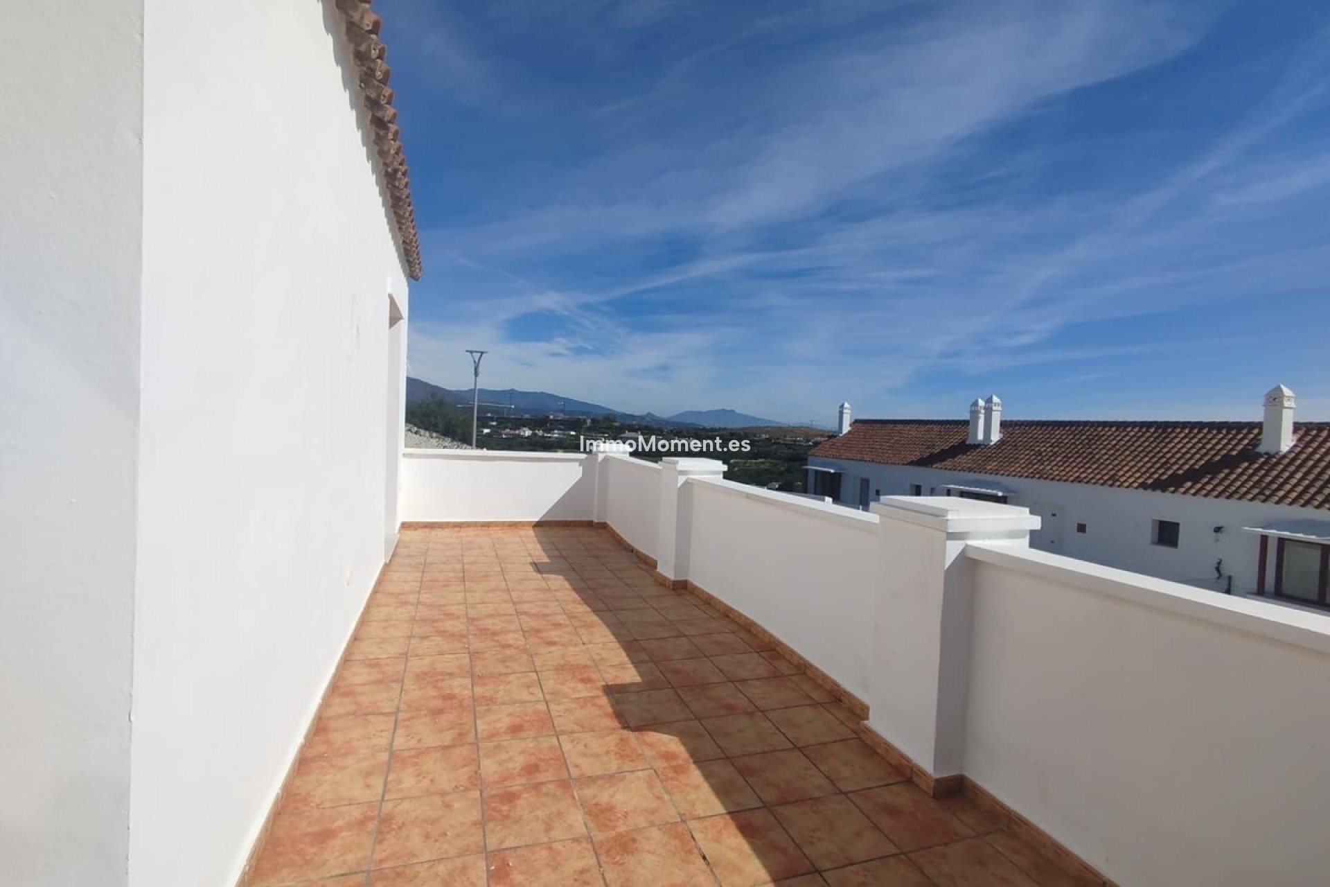 Resale - Townhouse - Casares - Doña Julia