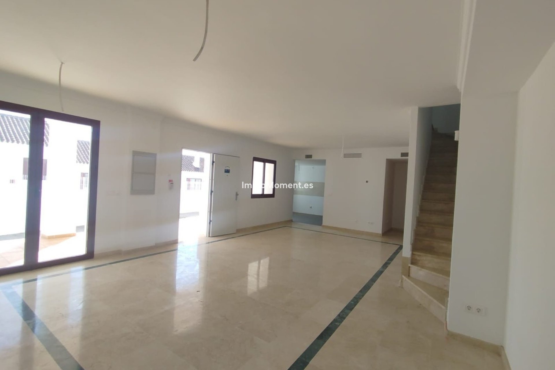 Resale - Townhouse - Casares - Doña Julia