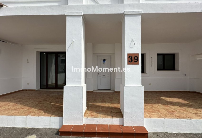 Resale - Townhouse - Casares - Doña Julia