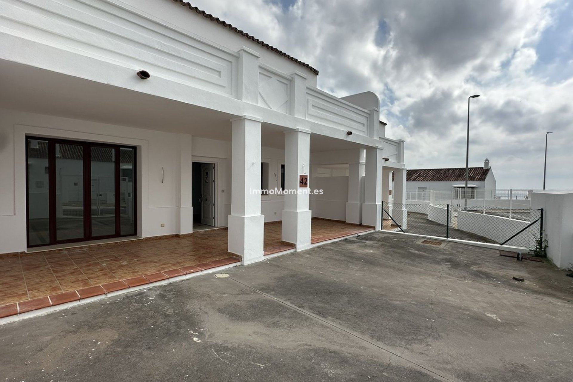 Resale - Townhouse - Casares - Doña Julia