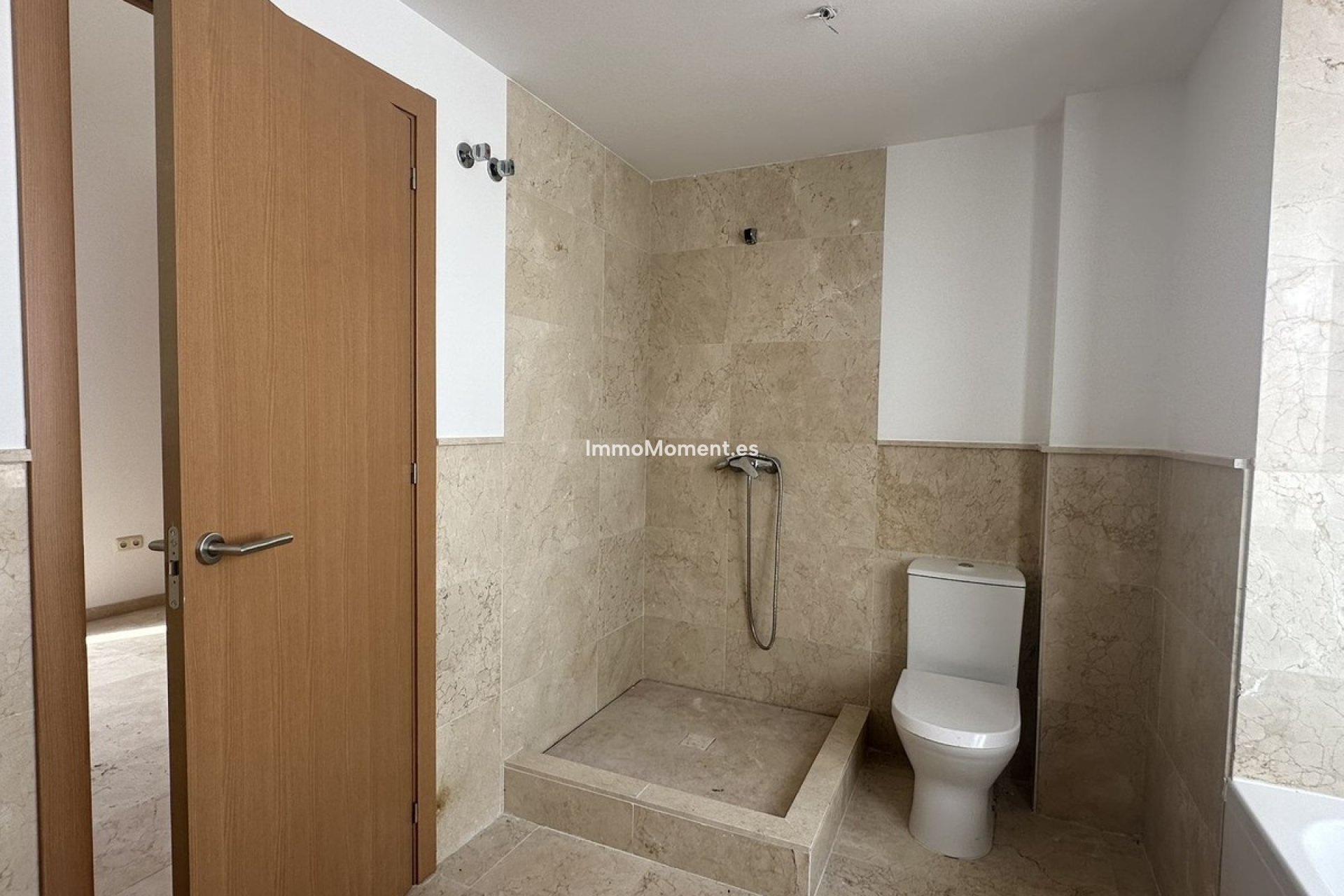 Resale - Townhouse - Casares - Doña Julia