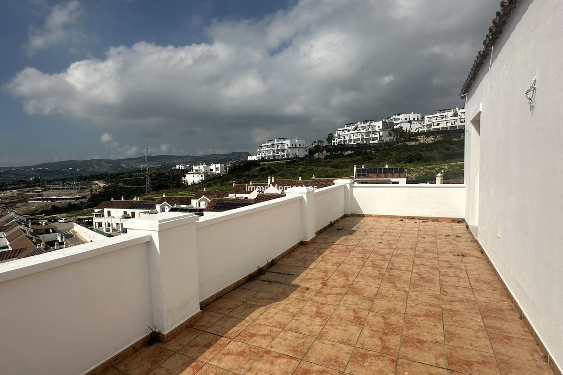Resale - Townhouse - Casares - Doña Julia