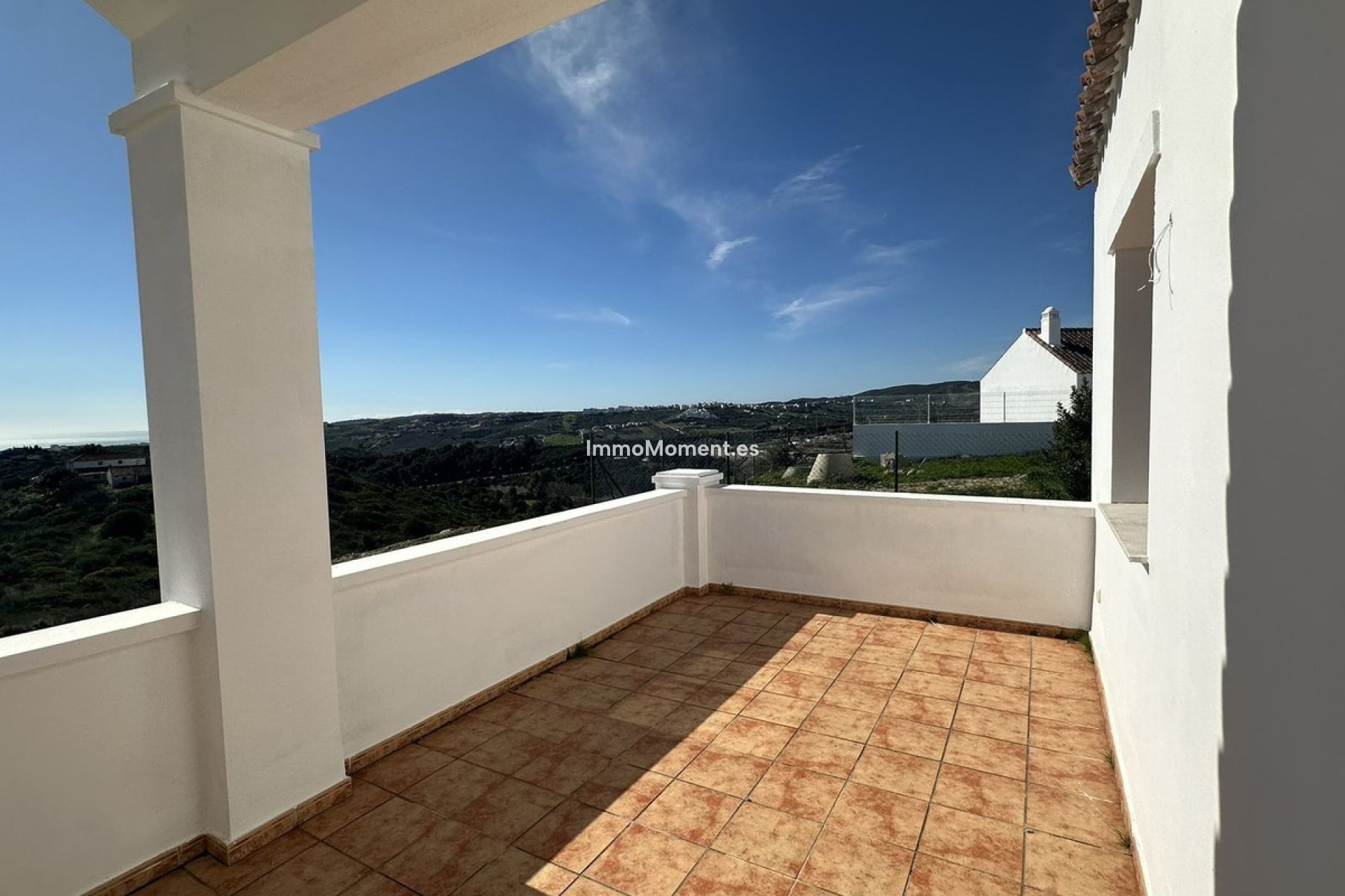 Resale - Townhouse - Casares - Doña Julia