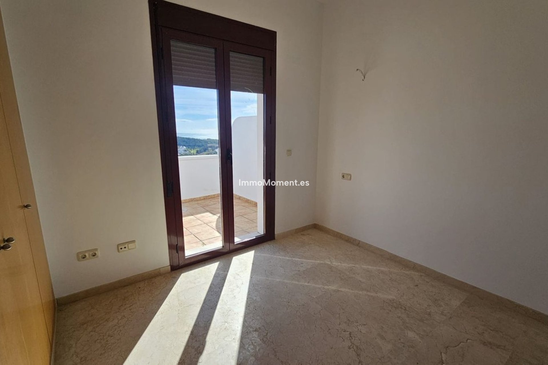 Resale - Townhouse - Casares - Doña Julia