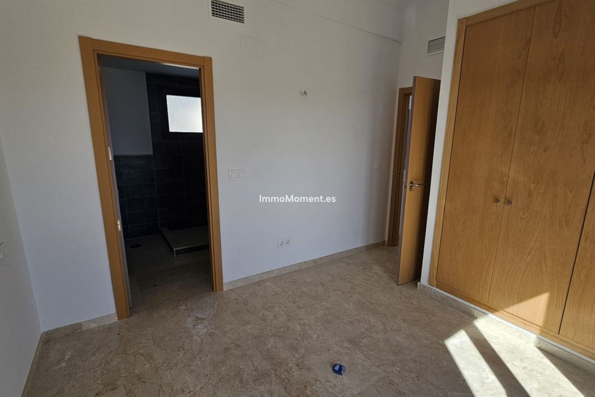 Resale - Townhouse - Casares - Doña Julia