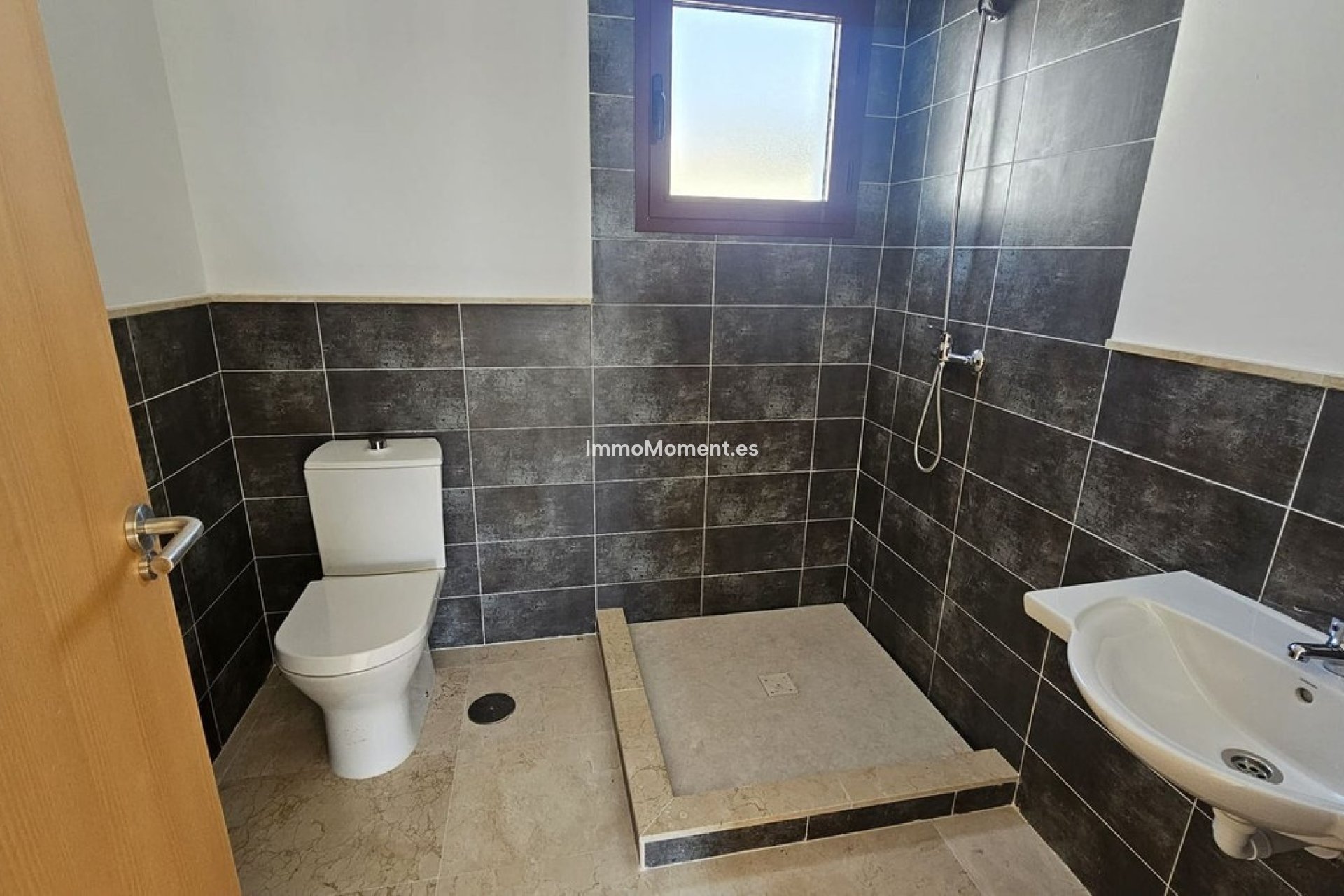 Resale - Townhouse - Casares - Doña Julia