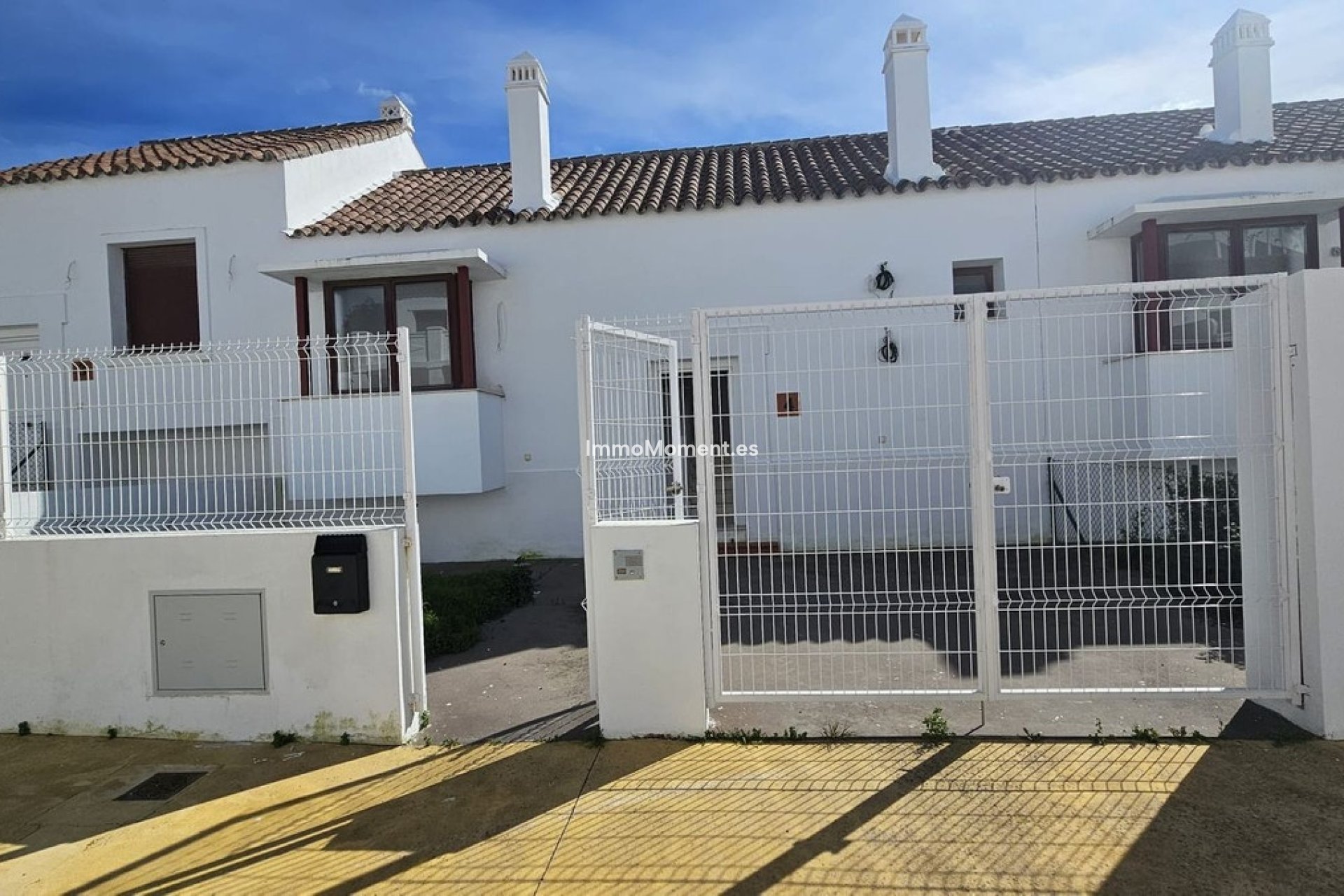 Resale - Townhouse - Casares - Doña Julia