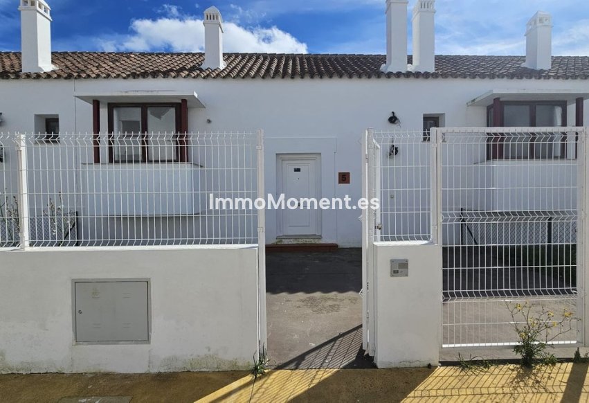 Resale - Townhouse - Casares - Doña Julia