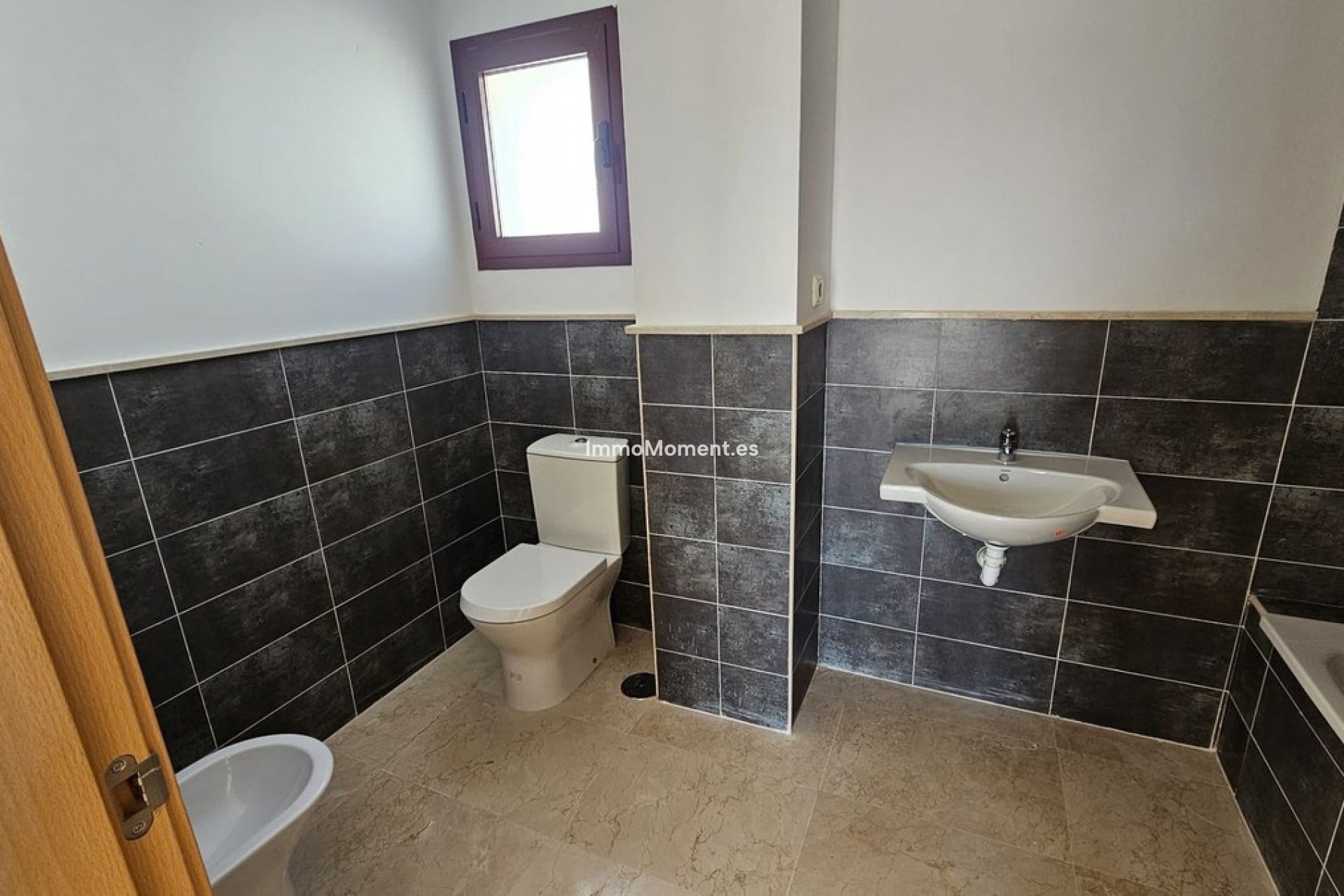 Resale - Townhouse - Casares - Doña Julia