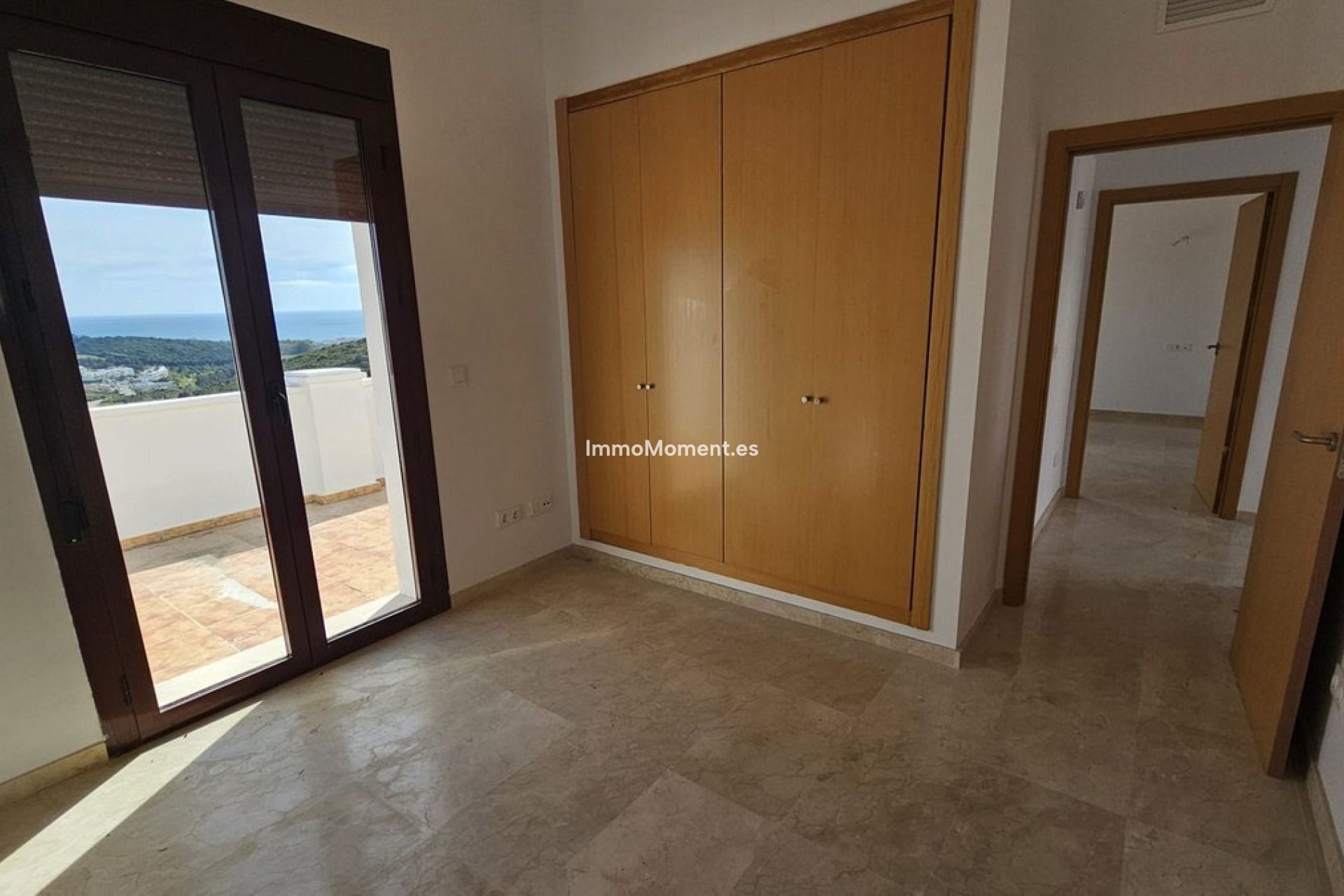 Resale - Townhouse - Casares - Doña Julia