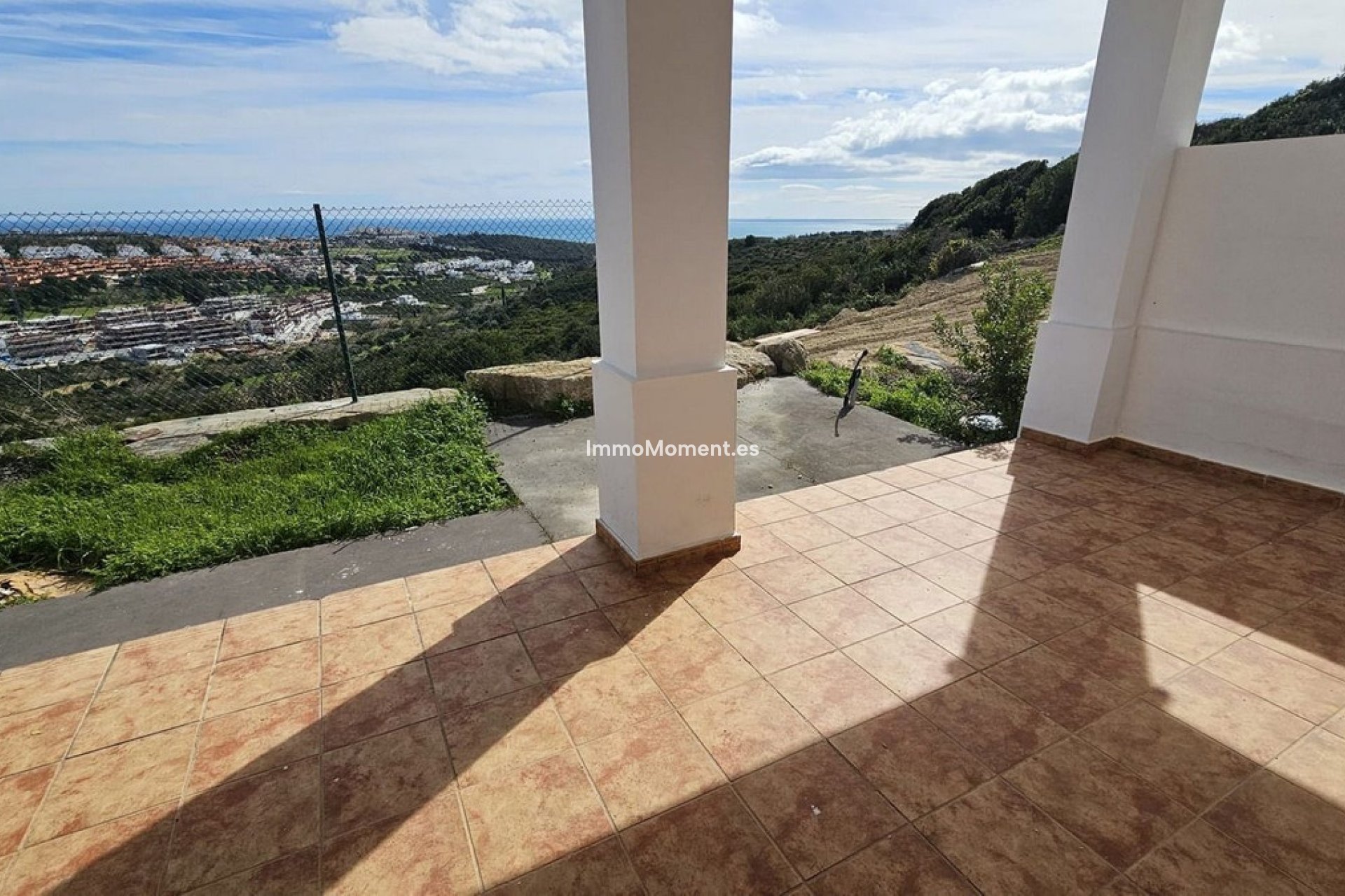 Resale - Townhouse - Casares - Doña Julia