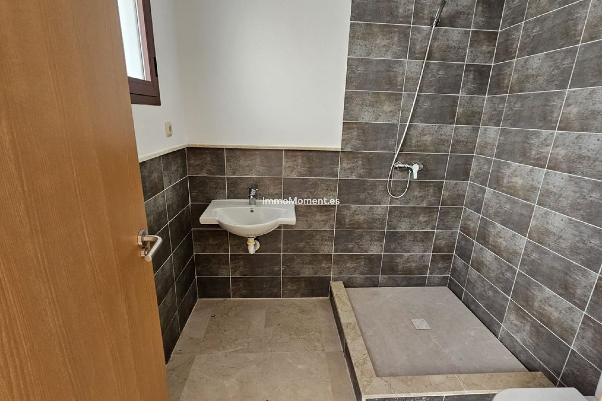 Resale - Townhouse - Casares - Doña Julia