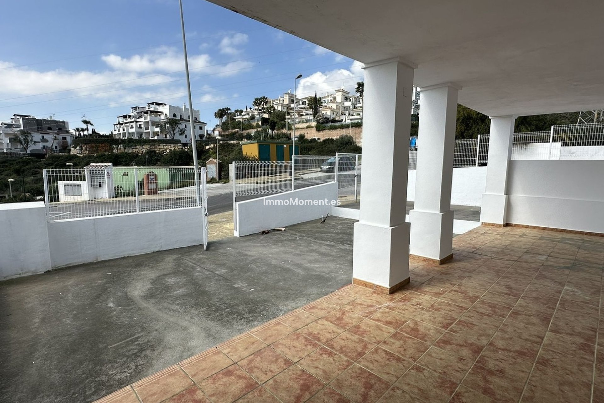 Resale - Townhouse - Casares - Doña Julia