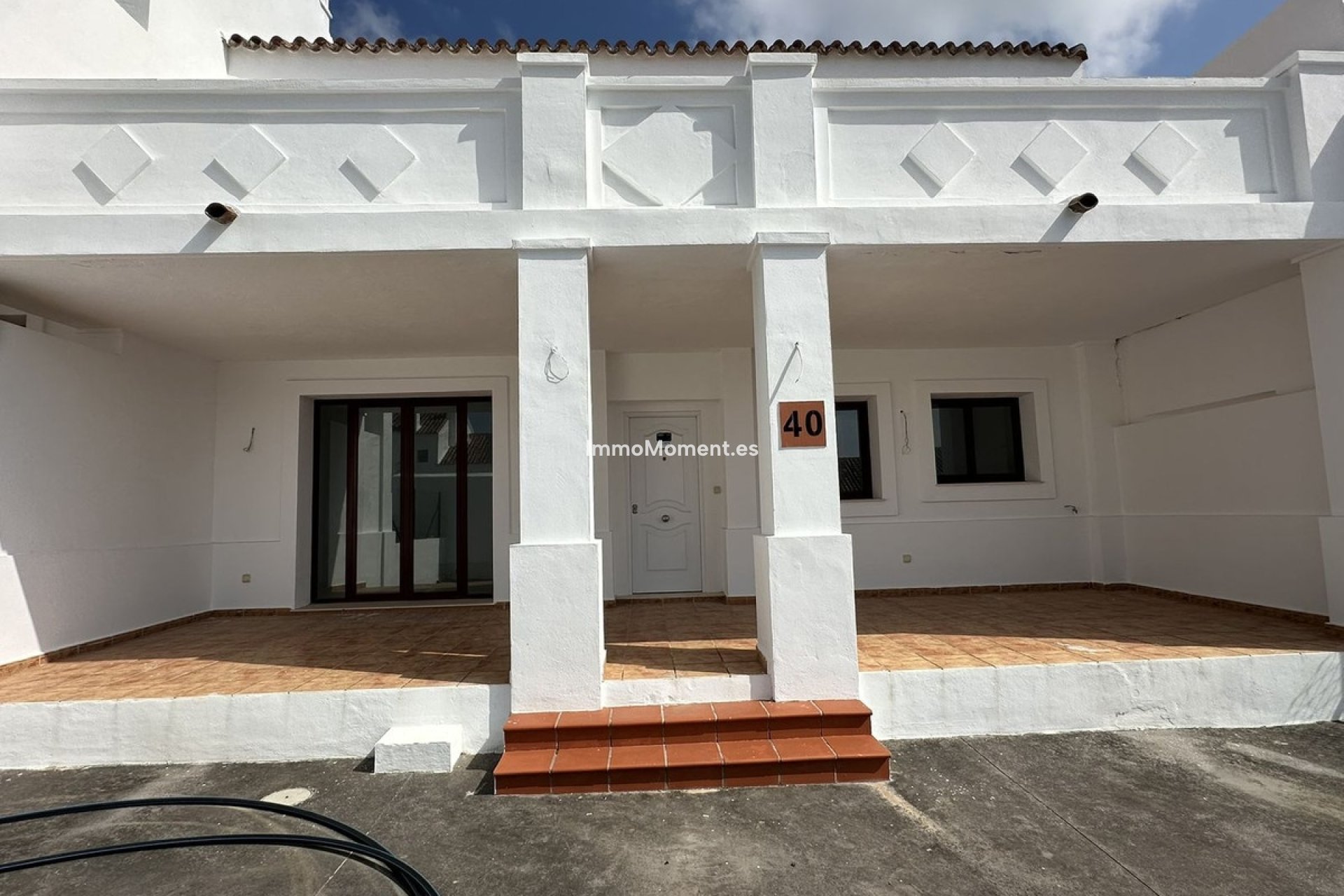Resale - Townhouse - Casares - Doña Julia