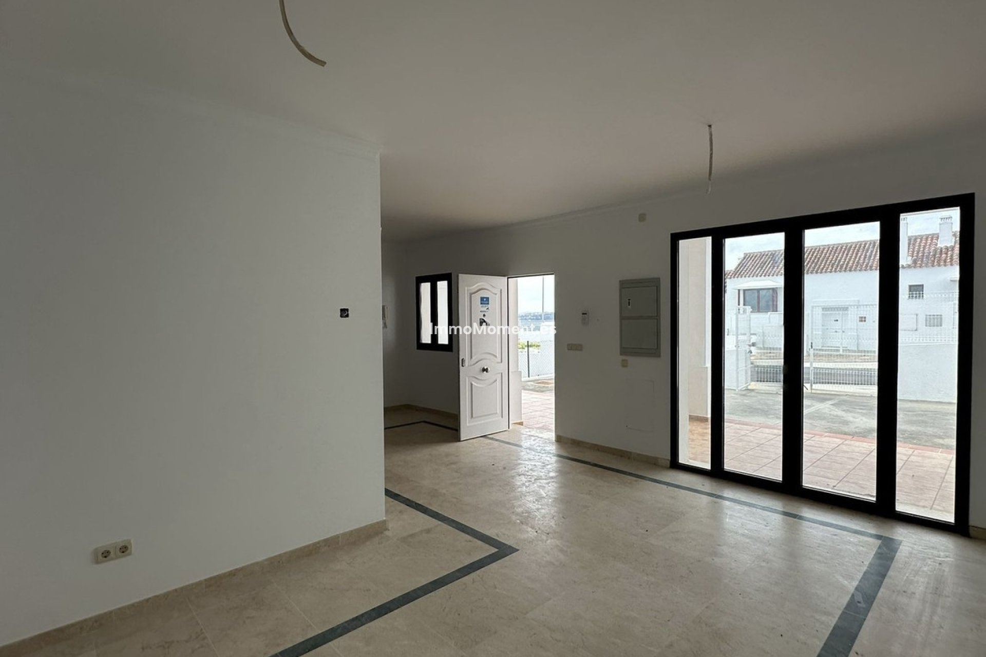 Resale - Townhouse - Casares - Doña Julia