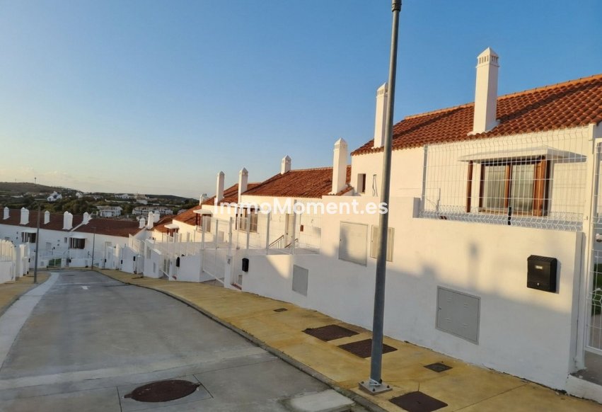Resale - Townhouse - Casares - Doña Julia