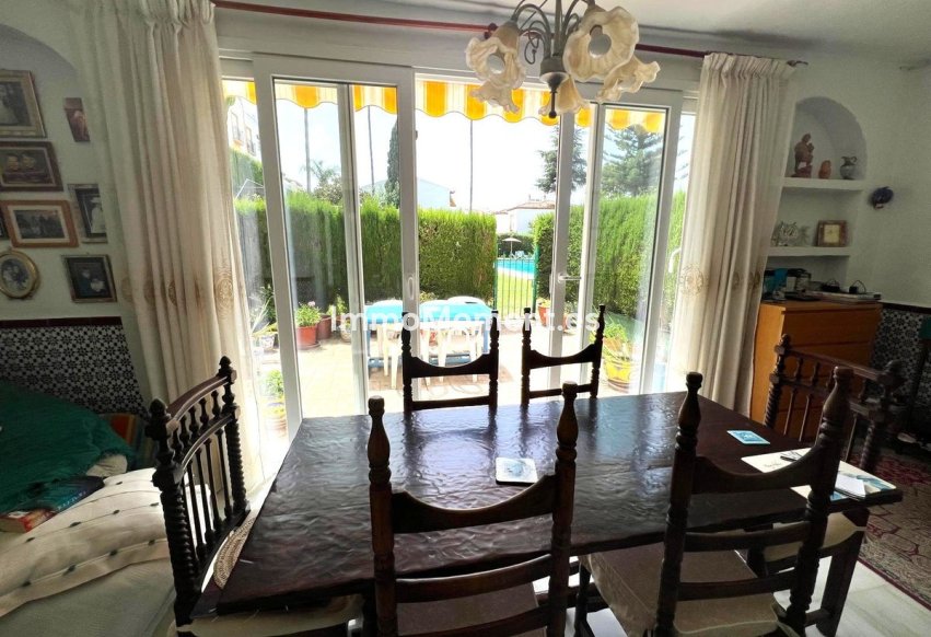 Resale - Townhouse - Estepona - Atalaya